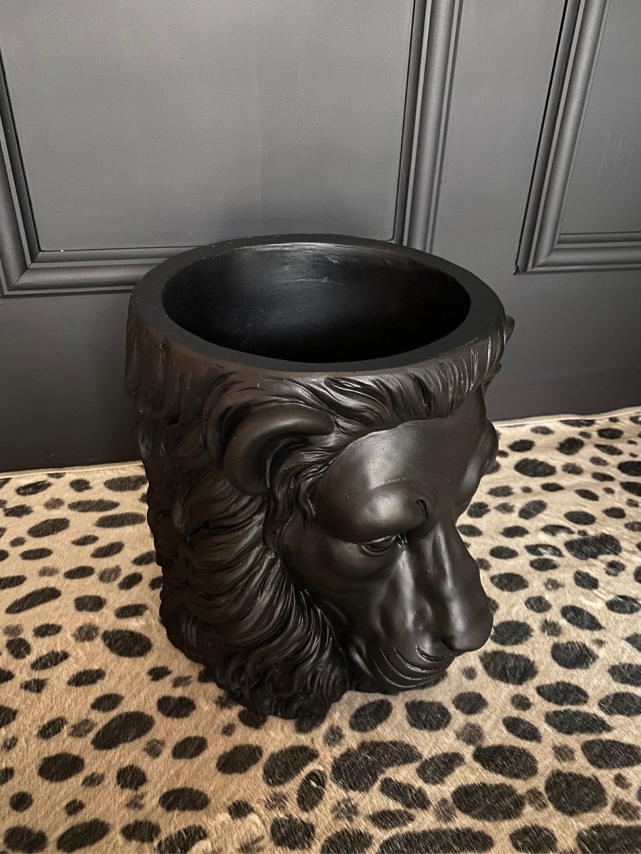 Black Lion Head Planter - Punk & Poodle